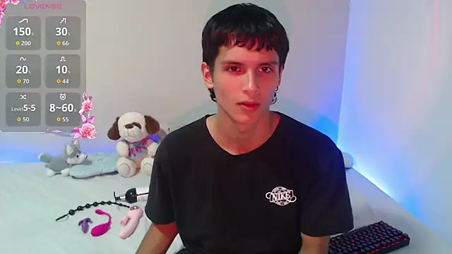 Snapshot of Brahian7u7 chatting on November 10, 2025, 2:21 am Brahian7u7 online show from November 10, 2025, 2:21 am