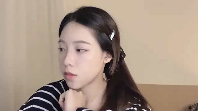 Snapshot of Meng_777 chatting on October 25, 2025, 12:23 pm Meng 777 online show from October 25, 2025, 12:23 pm