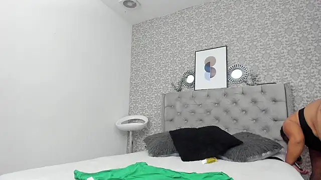 Snapshot of Hanna_Marshall_ chatting on September 24, 2025, 11:24 am Hanna Marshall online show from September 24, 2025, 11:24 am