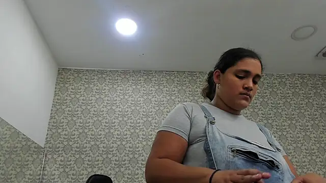 Snapshot of Hanna_Marshall_ chatting on November 8, 2025, 11:32 am Hanna Marshall online show from November 8, 2025, 11:32 am