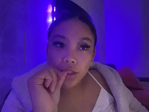 Snapshot of MissCherryyxox chatting on September 22, 2025, 7:05 pm MissCherryyxox online show from September 22, 2025, 7:05 pm