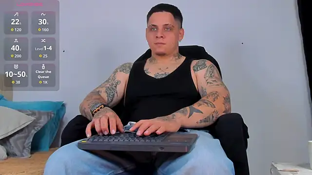 Snapshot of denis_munera chatting on September 29, 2025, 12:32 pm denis munera online show from September 29, 2025, 12:32 pm