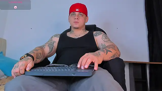 Snapshot of denis_munera chatting on October 5, 2025, 2:15 pm denis munera online show from October 5, 2025, 2:15 pm