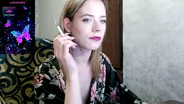 Kate  Loves online show from November 18, 2025, 7:18 pm