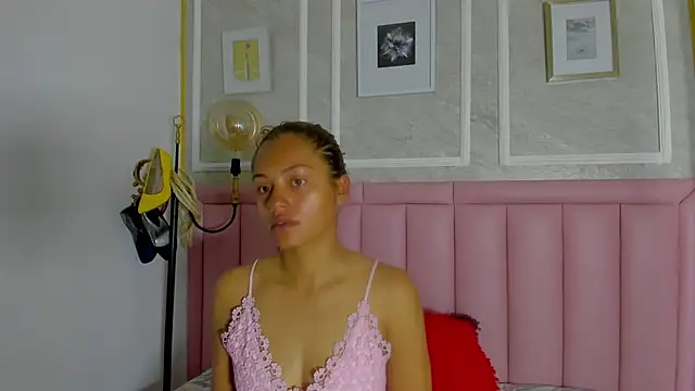 HoollyHendrix online show from February 21, 2026, 8:54 pm