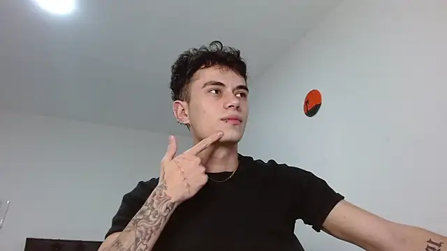 Snapshot of jaico_santos chatting on February 25, 2026, 11:03 pm jaico santos online show from February 25, 2026, 11:03 pm