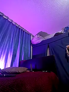 VioletStonee1 online show from October 4, 2025, 9:02 pm