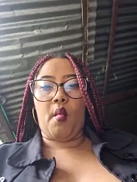 Snapshot of Ebony-Goddess19 chatting on October 29, 2025, 5:14 pm Ebony-Goddess19 online show from October 29, 2025, 5:14 pm