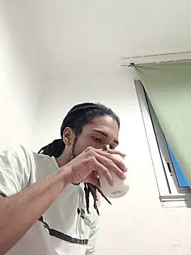 Snapshot of Mikaaa97 chatting on October 2, 2025, 5:25 am Mikaaa97 online show from October 2, 2025, 5:25 am