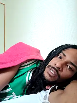 Snapshot of Mikaaa97 chatting on October 10, 2025, 8:24 am Mikaaa97 online show from October 10, 2025, 8:24 am