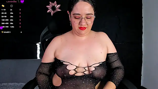 AriadnaRuiz online show from October 17, 2025, 9:28 pm