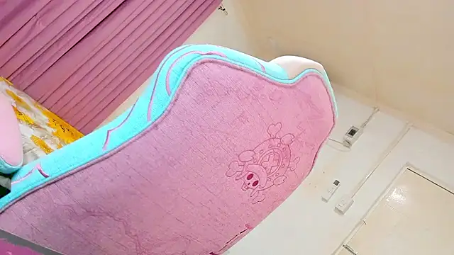 Snapshot of CraveMyCurves chatting on March 3, 2026, 10:26 pm CraveMyCurves online show from March 3, 2026, 10:26 pm