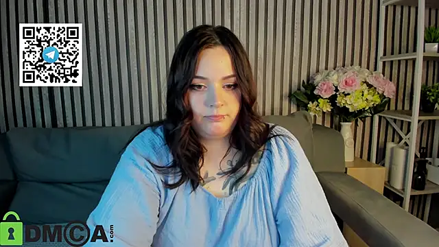 Mia R0ss online show from October 19, 2025, 1:06 am