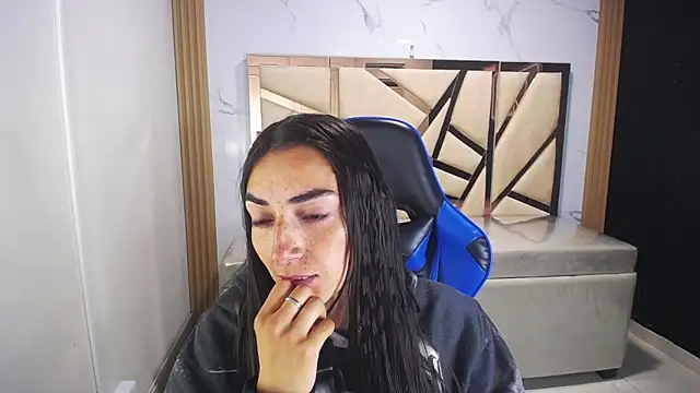 Maily a  online show from January 8, 2026, 2:58 am