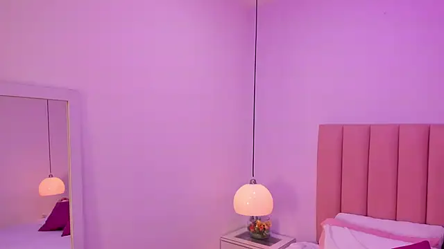 Amy Ferreira online show from October 13, 2025, 3:06 am