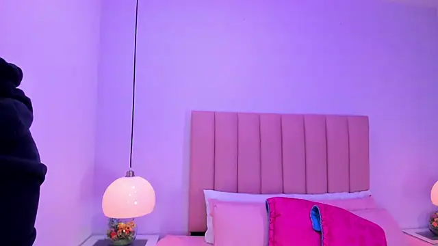 Amy Ferreira online show from October 15, 2025, 3:17 am