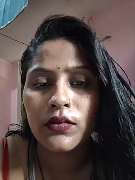 Jasmine Januja online show from June 3, 2026, 2:03 am