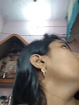 Jasmine Januja online show from June 4, 2026, 1:55 am