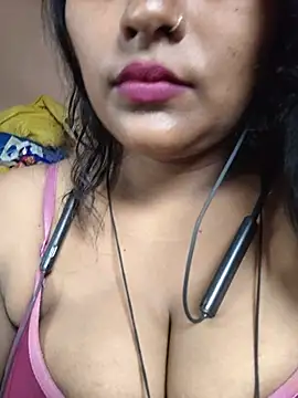 Jasmine Januja online show from July 19, 2026, 10:52 am