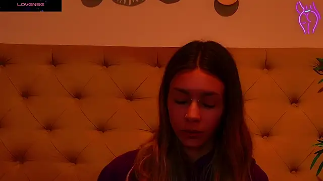 CoraVex online show from October 1, 2025, 4:07 am