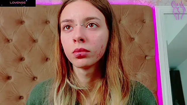 CoraVex online show from October 16, 2025, 4:13 am