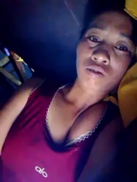 Snapshot of donna-bae chatting on April 20, 2026, 7:15 pm donna-bae online show from April 20, 2026, 7:15 pm