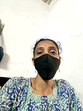 Snapshot of sweetreddy-02 chatting on October 31, 2025, 5:52 am sweetreddy-02 online show from October 31, 2025, 5:52 am