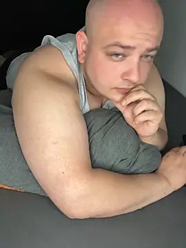 Snapshot of xXLustMolchXx chatting on September 28, 2025, 8:31 am xXLustMolchXx online show from September 28, 2025, 8:31 am