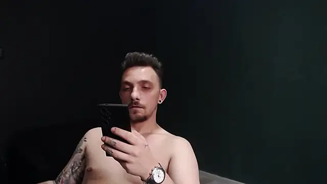 Snapshot of guesswhatbitch chatting on October 16, 2025, 7:31 am guesswhatbitch online show from October 16, 2025, 7:31 am