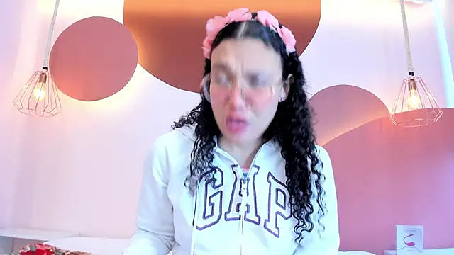 Snapshot of SweetStarr_ chatting on September 29, 2025, 12:54 pm SweetStarr online show from September 29, 2025, 12:54 pm