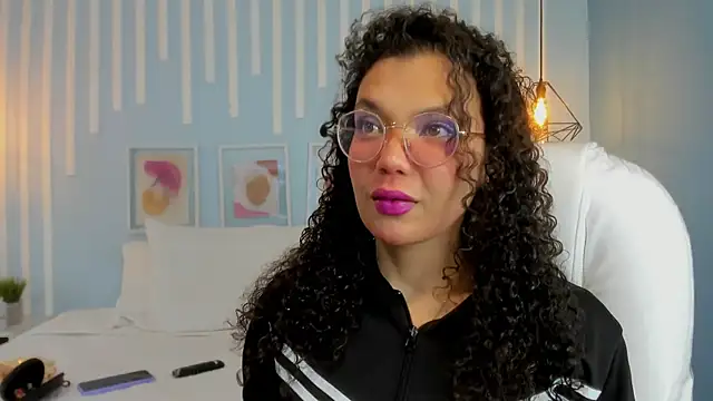 Snapshot of SweetStarr_ chatting on October 2, 2025, 1:07 pm SweetStarr online show from October 2, 2025, 1:07 pm