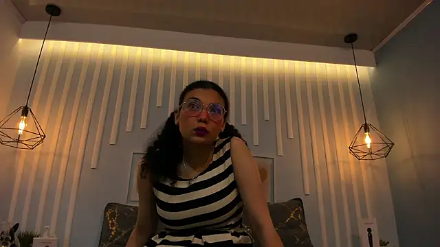 Snapshot of SweetStarr_ chatting on October 23, 2025, 12:04 pm SweetStarr online show from October 23, 2025, 12:04 pm