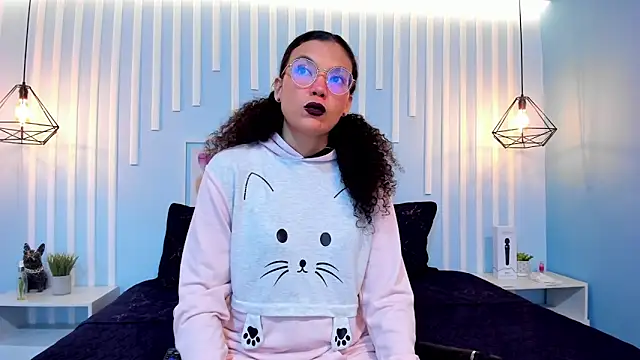 Snapshot of SweetStarr_ chatting on October 28, 2025, 12:19 pm SweetStarr online show from October 28, 2025, 12:19 pm