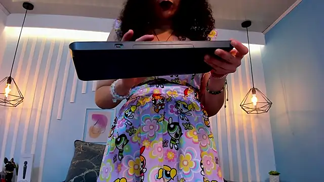 Snapshot of SweetStarr_ chatting on November 3, 2025, 1:12 pm SweetStarr online show from November 3, 2025, 1:12 pm