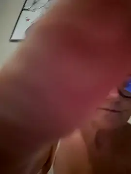 Snapshot of LadyLuxe_xx chatting on October 1, 2025, 10:32 am LadyLuxe xx online show from October 1, 2025, 10:32 am