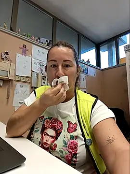 Snapshot of bichota85 chatting on October 22, 2025, 10:04 am bichota85 online show from October 22, 2025, 10:04 am