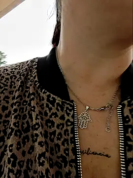 Snapshot of bichota85 chatting on November 2, 2025, 12:51 pm bichota85 online show from November 2, 2025, 12:51 pm