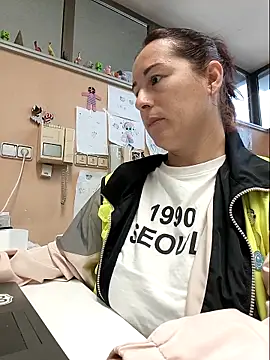 Snapshot of bichota85 chatting on November 5, 2025, 10:26 am bichota85 online show from November 5, 2025, 10:26 am