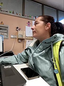 Snapshot of bichota85 chatting on November 10, 2025, 10:58 am bichota85 online show from November 10, 2025, 10:58 am