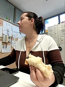 bichota85 online show from February 26, 2026, 10:47 am