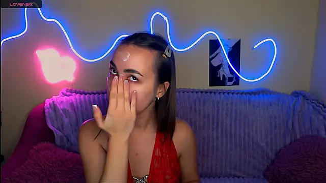 Snapshot of Mia_cutie77 chatting on October 12, 2025, 9:19 am Mia cutie77 online show from October 12, 2025, 9:19 am