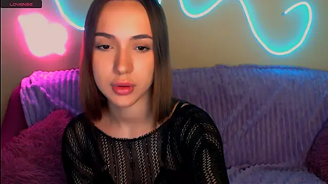 Snapshot of Mia_cutie77 chatting on October 14, 2025, 9:54 am Mia cutie77 online show from October 14, 2025, 9:54 am