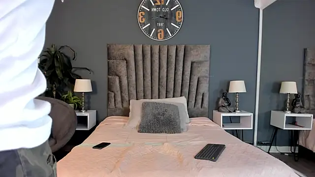 Zac Haynes online show from November 4, 2025, 3:27 am