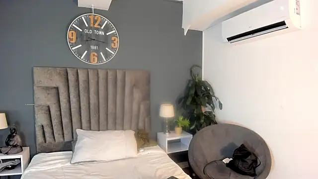 Zac Haynes online show from November 12, 2025, 4:02 am