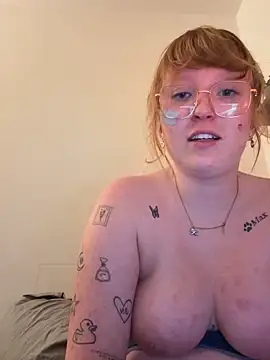 Snapshot of roxybliss3 chatting on June 16, 2026, 1:08 am roxybliss3 online show from June 16, 2026, 1:08 am