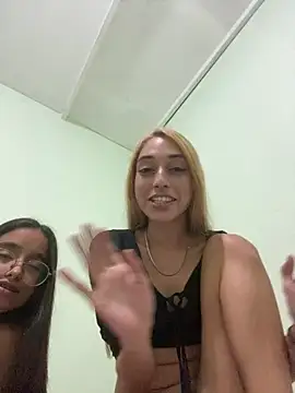 loirinhaaa online show from March 1, 2026, 6:59 am