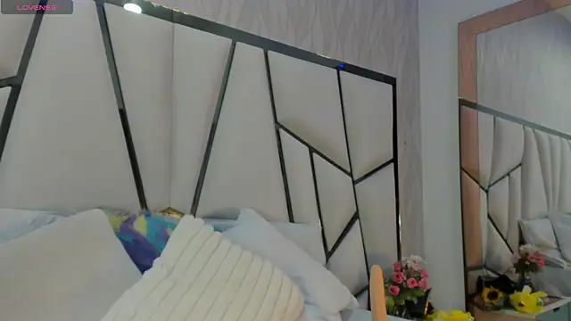 Snapshot of mia_vy chatting on September 20, 2025, 7:59 pm mia vy online show from September 20, 2025, 7:59 pm