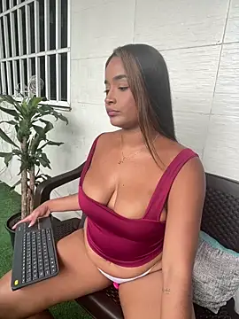 Snapshot of DemiSins chatting on November 5, 2025, 8:42 pm DemiSins online show from November 5, 2025, 8:42 pm