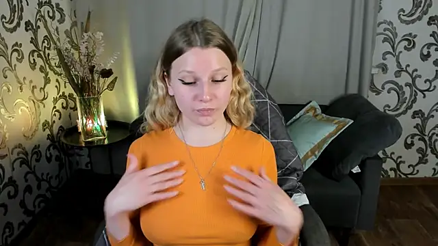  Velvet peach  online show from October 21, 2025, 11:55 am