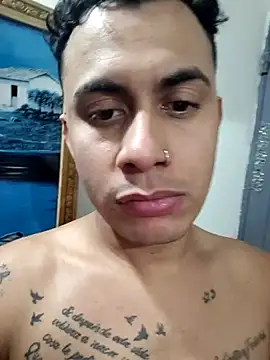 Snapshot of Charliejones_ chatting on November 28, 2025, 2:58 am Charliejones online show from November 28, 2025, 2:58 am